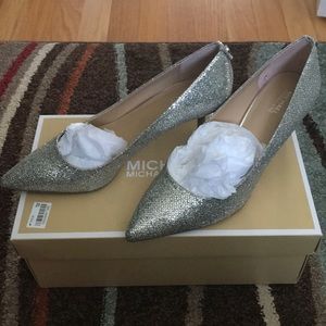 Michael Kors size 8.5 glitter kitten heel pump
